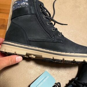 Cliffs by WHITE MOUNTAIN Blue  Boots
Size 8 new with tags